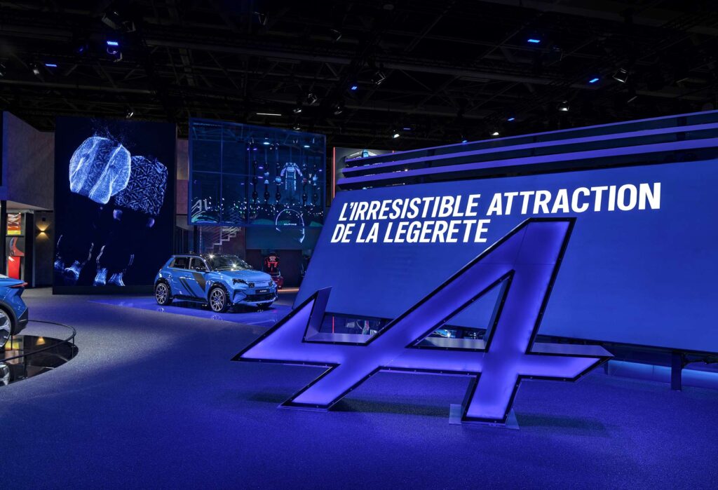 Alpine Paris Motor Show 2024 – Irresistible Attraction Markenbotschaft Messestand